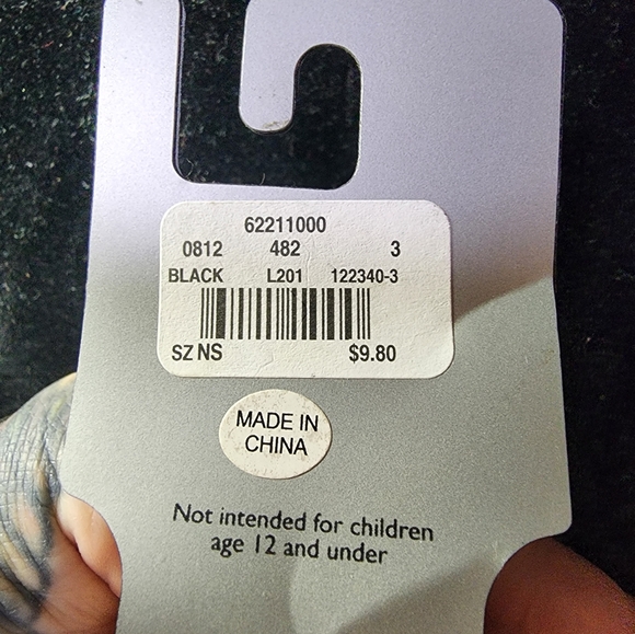 NWT Gothic, Fantasy Black Heart Necklace - Picture 2 of 6